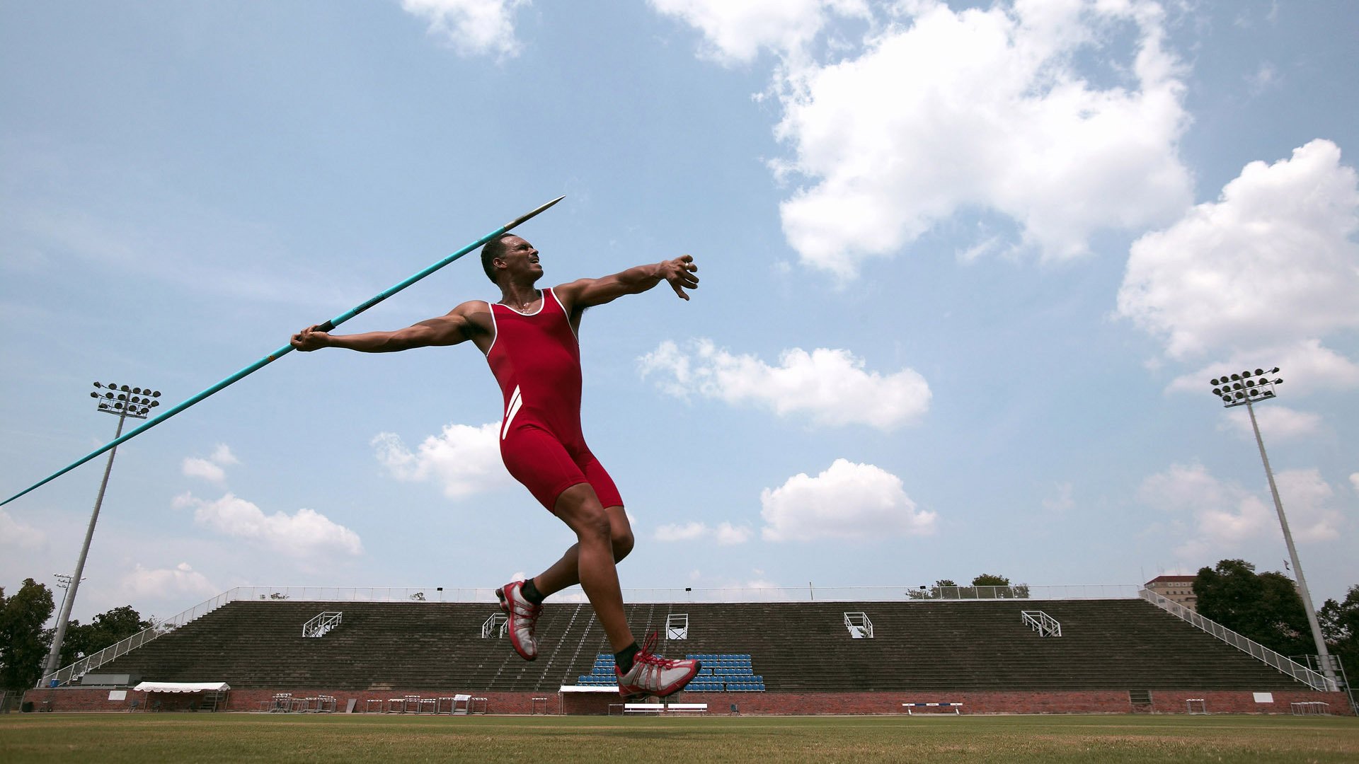 特色篮球节在城市景区举办,结合文化旅游实现多维度推广,篮球文化节海报